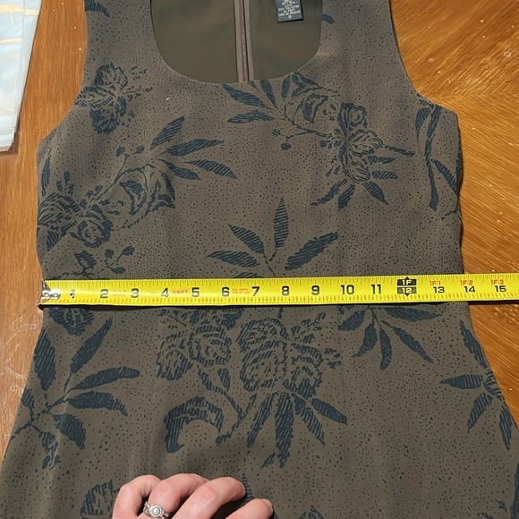 Banana Republic Silk Olive Green Floral Phoebe Buffay Friends Midi Dress Size 0 - Picture 11 of 12